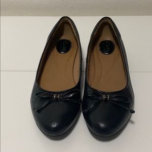Clarks artisan comfort flats